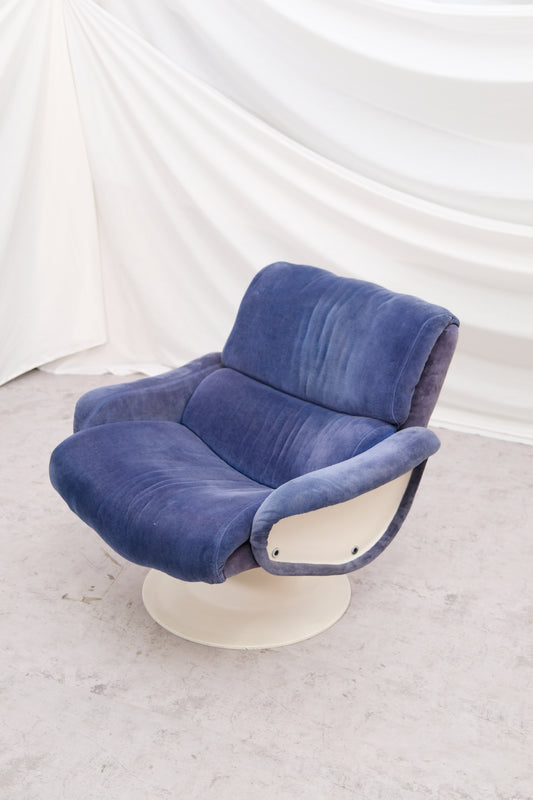 Yrjö Kukkapuro Saturnus Armchair (1 available)