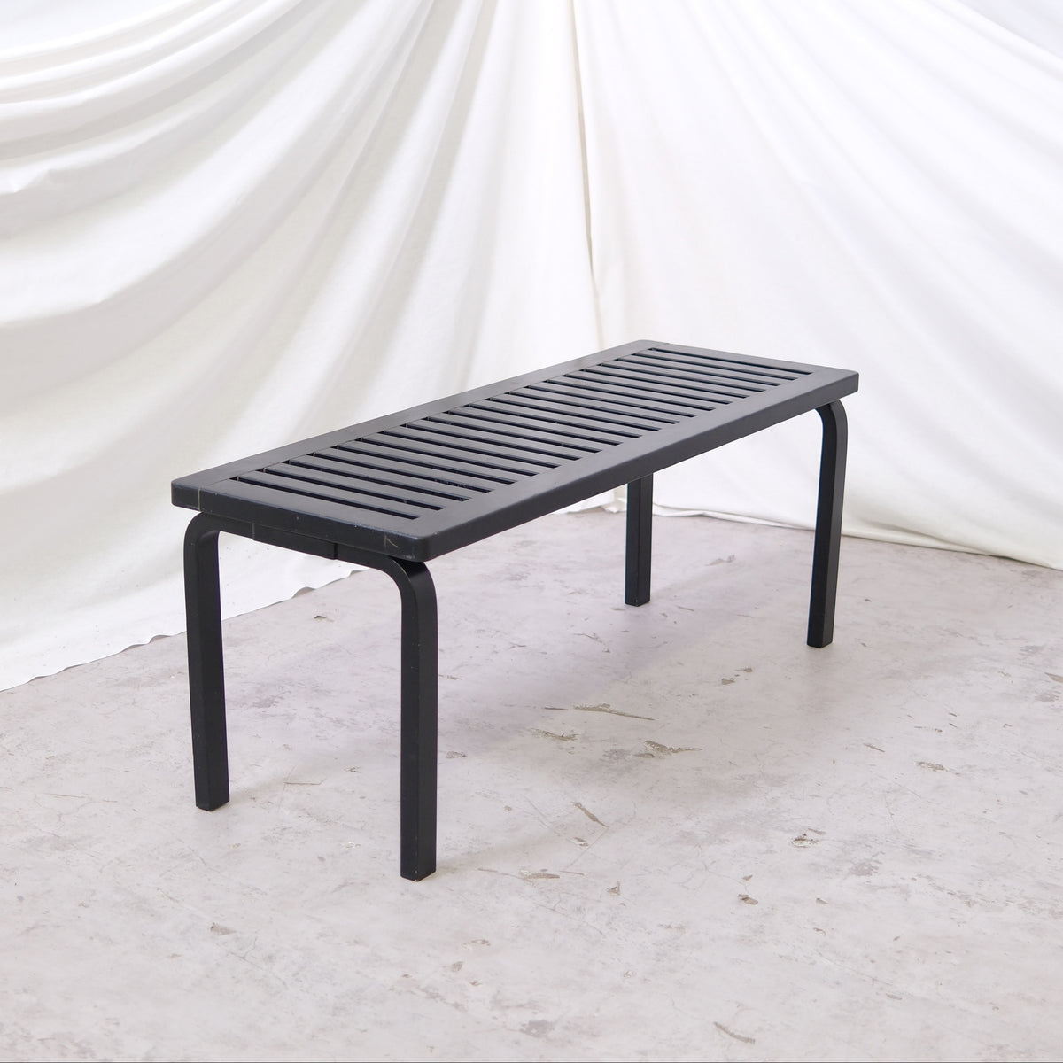 Artek bänk 153A – svart