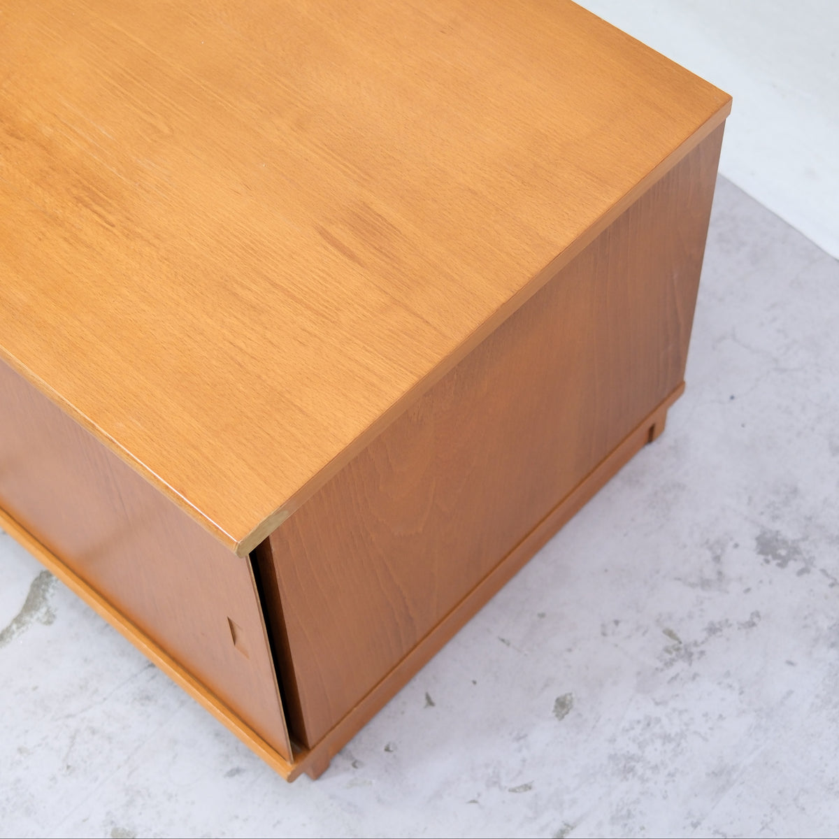 Vintage sideboard i Japandi-stil