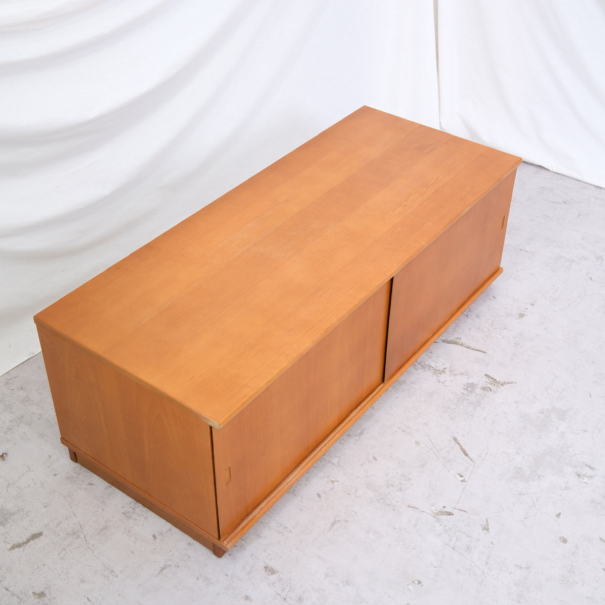 Vintage sideboard i Japandi-stil