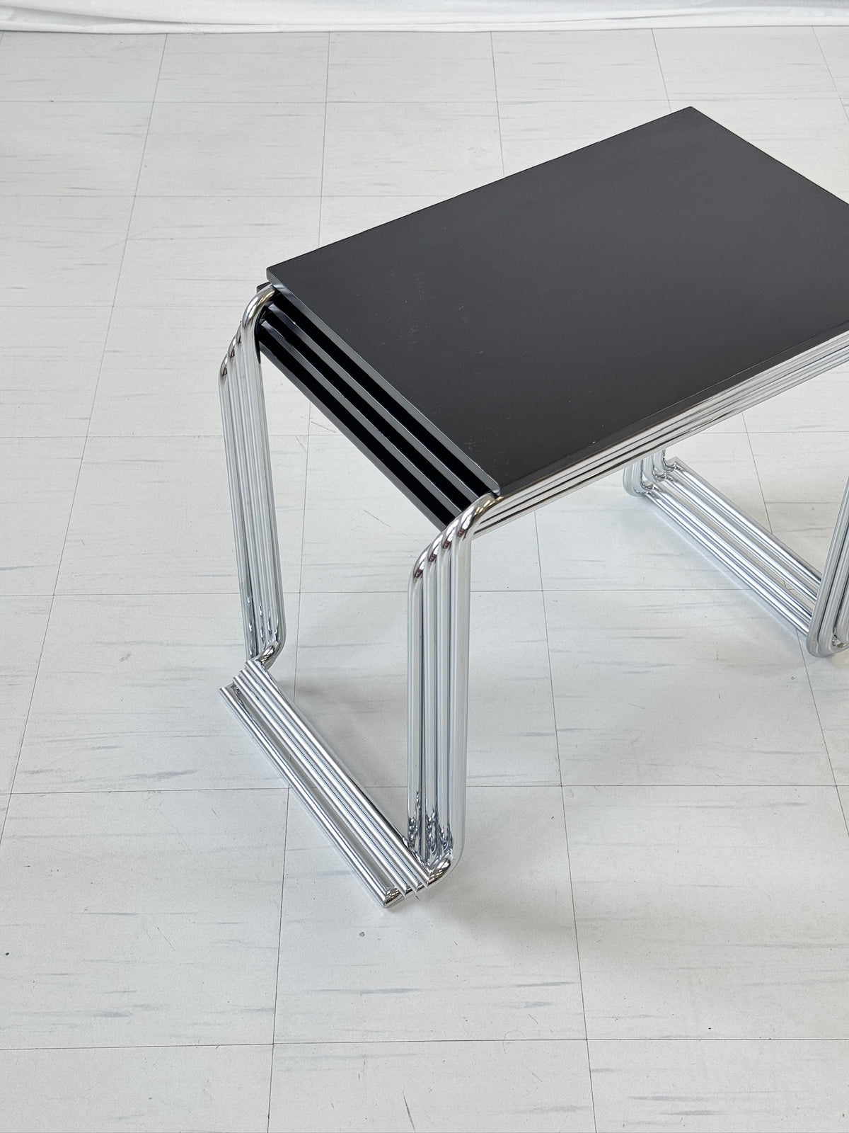 Artek Paimio 806 sidobord av Alvar Aalto