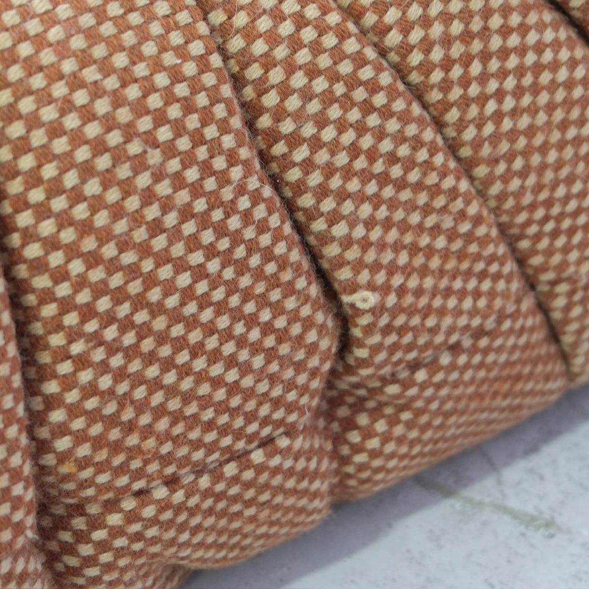 Ligne Roset Togo grupp i brunt ulltyg – Michel Ducaroy