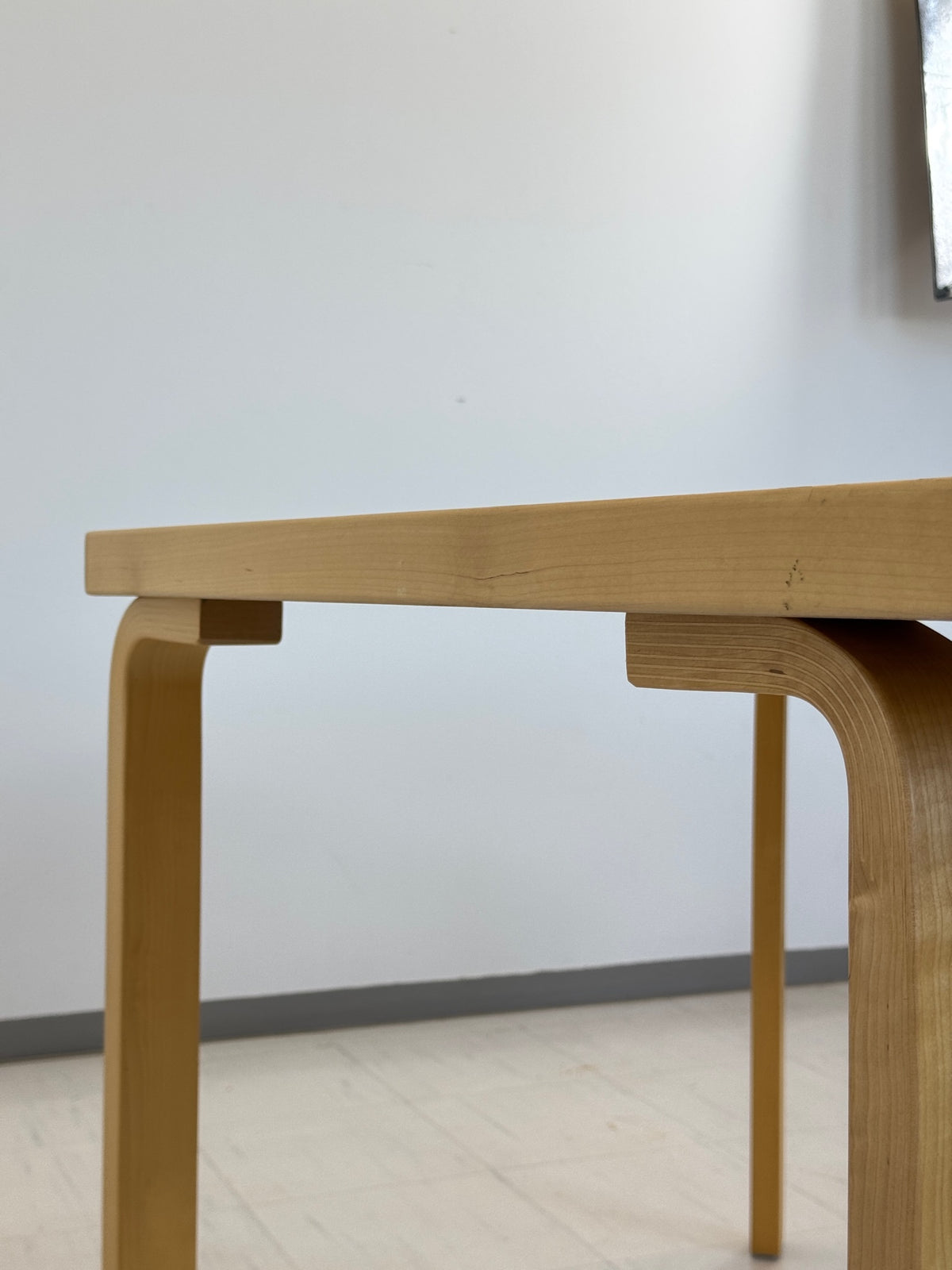 Sällsynt ”Office”-bord från Artek