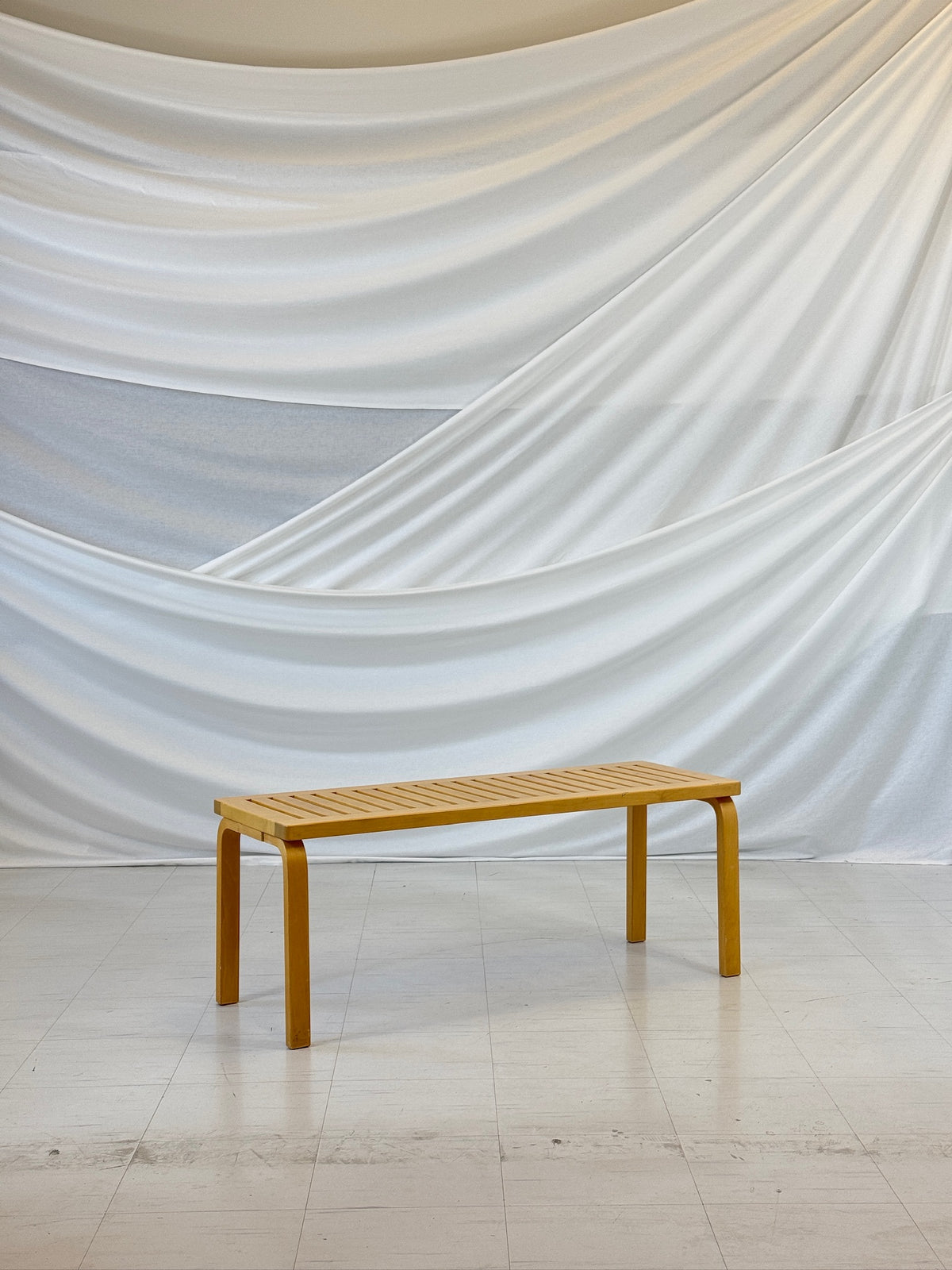 Bänk 153A från Artek