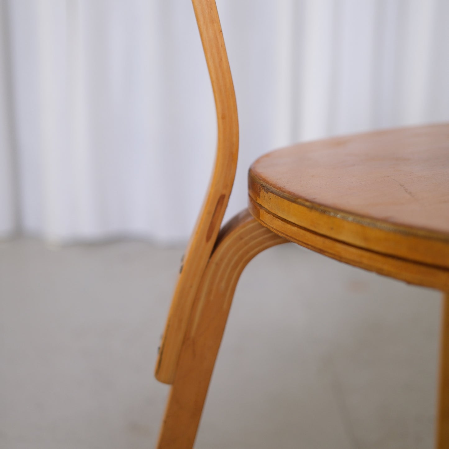 Alvar Aalto 69 Sandwich -tuolit, valmistaja Artek, 1930-luku