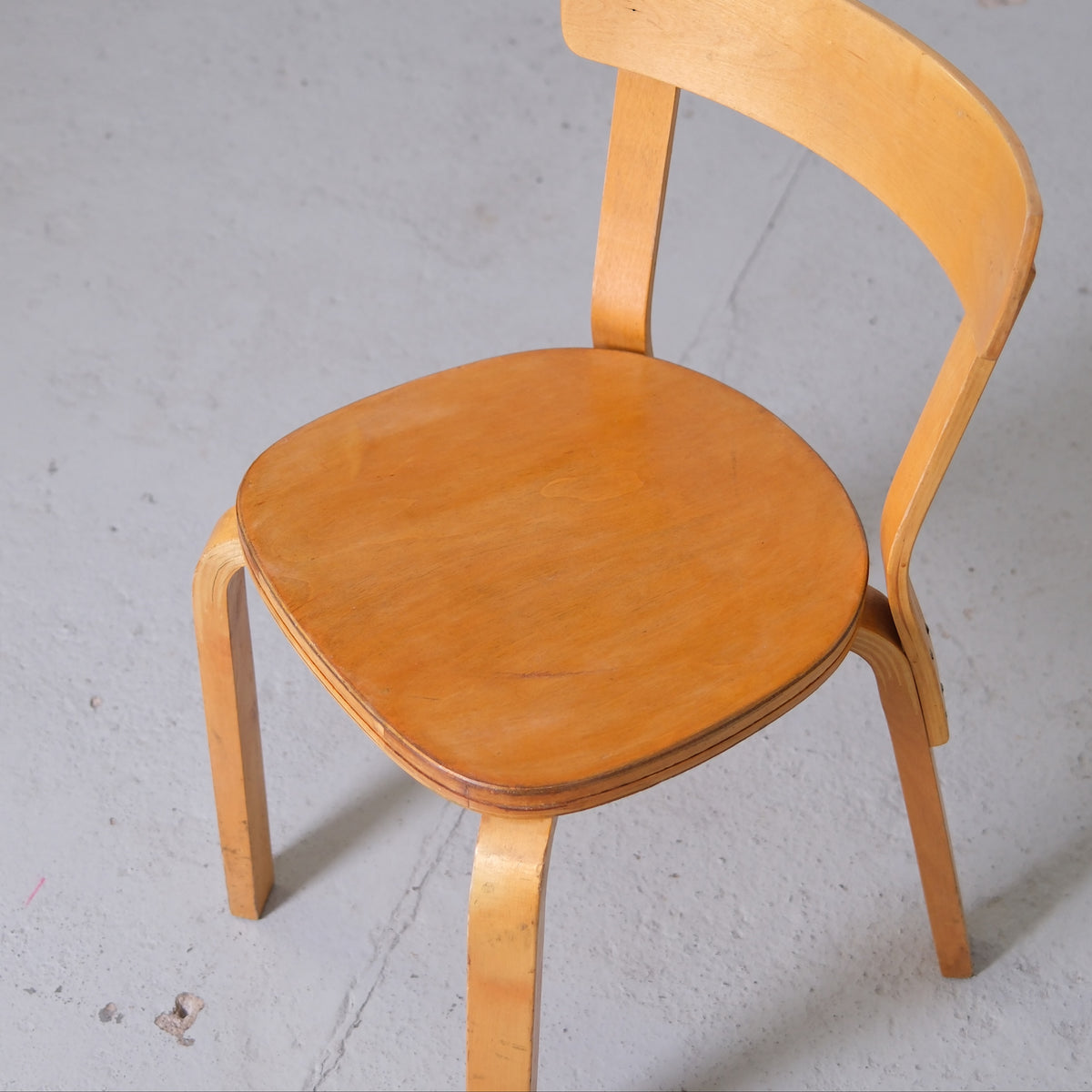 Alvar Aalto 69 Sandwich -tuolit, valmistaja Artek, 1930-luku