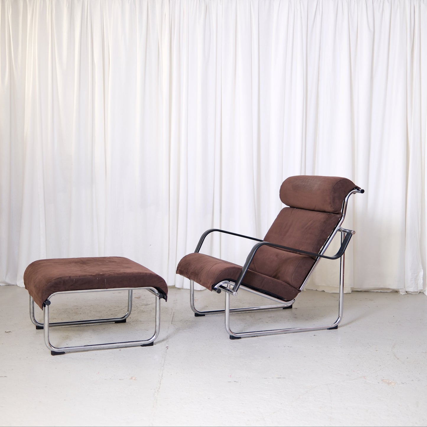 Yrjö Kukkapuro Remmi Lounge Chair with Ottoman in Brown Alcantara