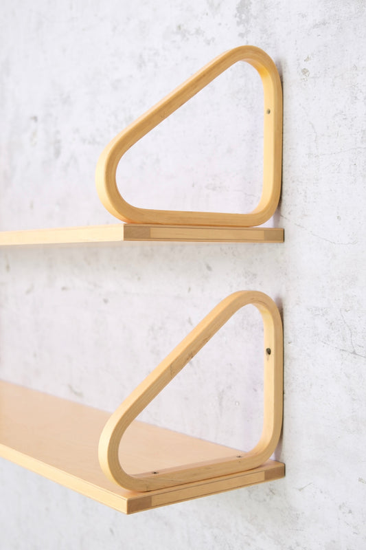 Alvar Aalto vägghylla 112B (4 tillgängliga)