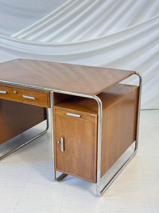Tyskt skrivbord i stålrör – industriell design från Bauhauserans 1930-tal