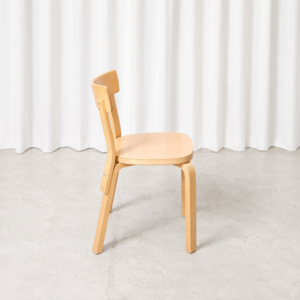 Artek tuoli 69, koivu – Alvar Aalto