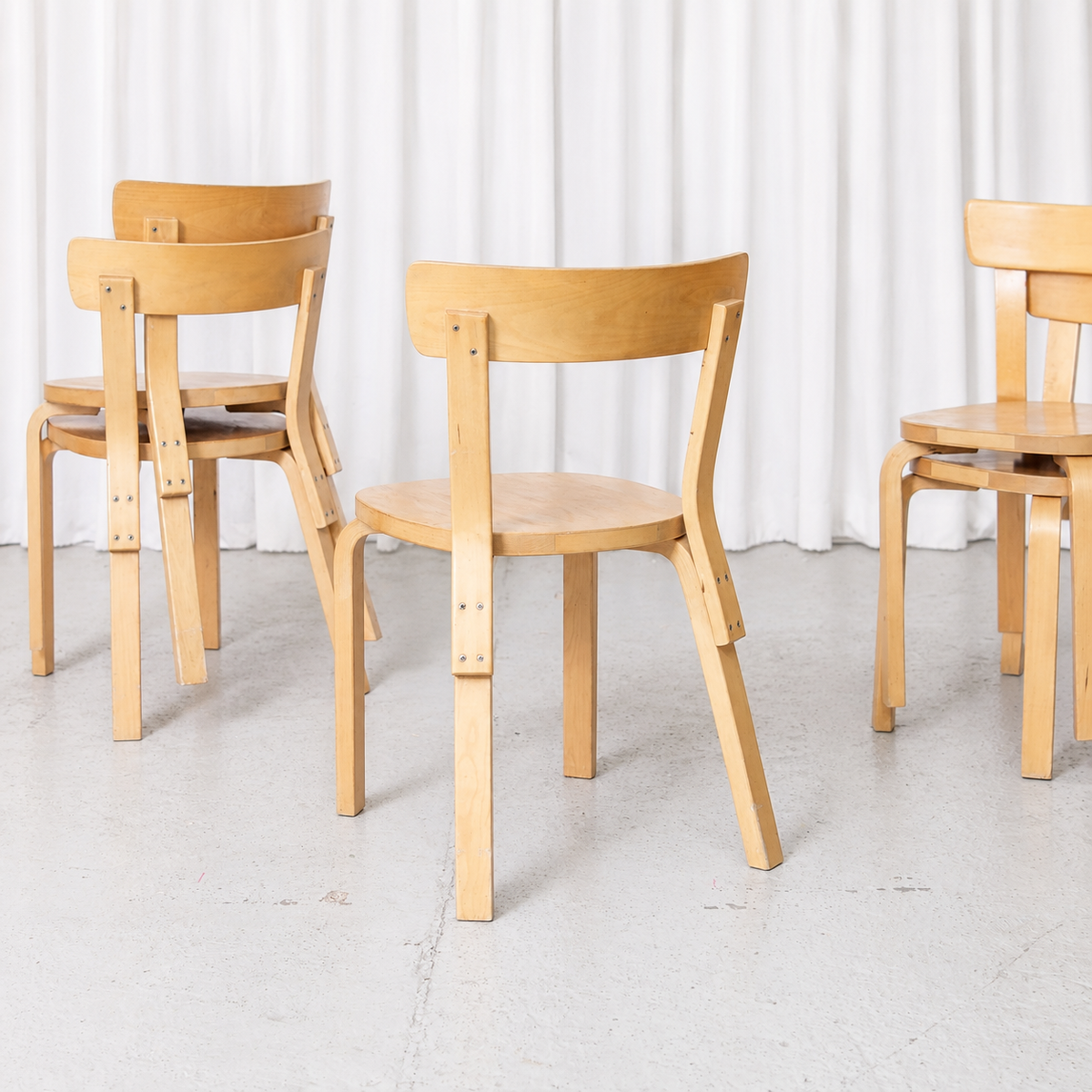 Alvar Aalto stol 69 för Artek i björk