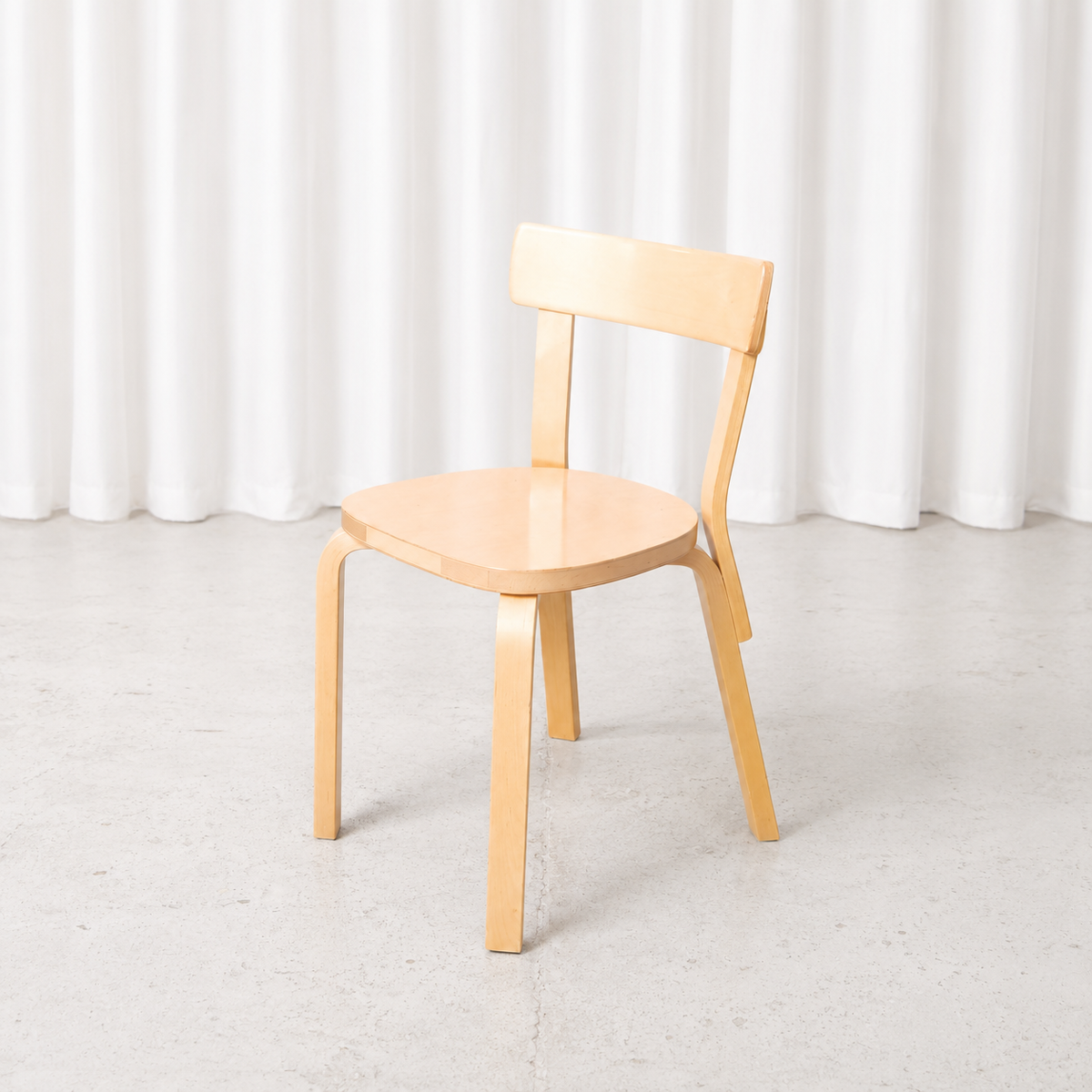 Artek tuoli 69, koivu – Alvar Aalto